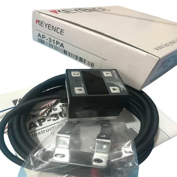 Keyence AP-31PA 2-Color Digital Display Pressure Sensor, Negative-Pressure Type