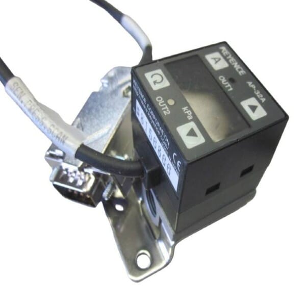 Keyence AP-32A Two-Color Digital Display Pressure Process Sensor, 100 kPa, NPN